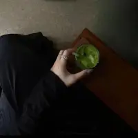 怎么跟我聊著聊著人就丟了？是哪句話送走了你，我撤回還不行嗎？配圖