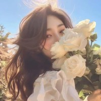 会提供情绪价值的女生，一开口就赢了







原创





彭夕夕







彭夕夕




2025年04月28日 19:04
河北


105人





反馈 标题有误导性 




















大家好，我是彭夕夕，努力且上进的女生。
“什么是情绪价值？”

有个高赞的回答是这样的：
朋友：最近心情不好。
我：为啥心情不好呀？朋友：工作做不好，最近总是被老板骂我：天呀，这都可以忍下来了？你这是职场小勇士。你想要什么小奖励呀？朋友：这还可以有奖励呀？我：当然了，你值得。我抱了抱朋友说：带你吃最爱的油焖大虾。朋友露出笑容：有你在真好。
情绪价值说白了就是：你能让别人心里“得劲儿”的能力。
会提供情绪价值的女生不是傻白甜，而是偷偷给自己开了个“人情银行”。
你平时往里存的关心、理解、温暖，关键时刻都能取出来换成真金白银的帮助。配图