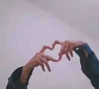 中年少女的圈子，贵在质量，不在数量，高质量的独处，胜过低质量的将就。你的真心很贵，别逢人就给，心这个东西，给对了，是无价之宝，给错了，一文不值 。配图
