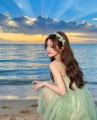 🌼 * 𝙎𝙪𝙣𝙨𝙝𝙞𝙣𝙚 𝙈𝙤𝙤𝙙* 不完美也没关系， 笨拙一点也可以。 反正这世界， 总有人爱你真实的样子