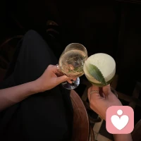 其實我什么都不缺，禮物我自己買得起，我想要的是你把我放在心上的惦記我自己買是底氣，你送的，是心意配圖