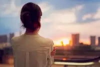 人到中年，煩惱天天有，不撿自然無。你求一半好，那么你煩惱就不見了。反正人生是不會完美的，何必苦苦去求呢？配圖