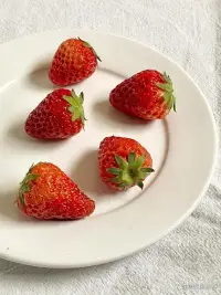 對他人禮貌是修養(yǎng)，對自己溫柔是修行。早安配圖