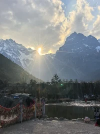 允许情绪突然低落，允许努力没有结果，允许自己只是个普通人配图