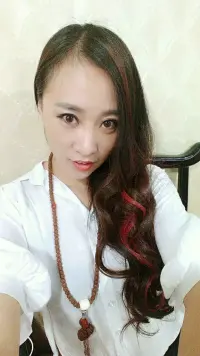 让心中的小太阳发光发热，每一个微笑都能驱散阴霾，甜蜜常伴左右配图