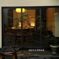 時光跌跌撞撞,季節來來往往。配圖