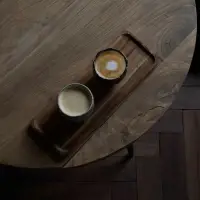 合適的人生位置，既不靠近錢(qián)，
也不靠近權(quán)，而是靠近靈魂，
真正的幸福，既不是富貴，
也不是凡事都對(duì)，而是問(wèn)心無(wú)愧。 配圖