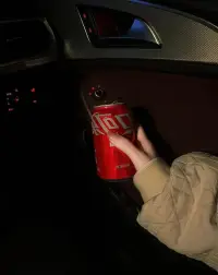 ????????·咔擦??
要活在自己的喜歡里才叫活著。
全力以赴愛自己，適可而止愛別人配圖
