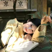 成熟指的不是年齡，
而是能安放情緒的能力。配圖