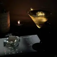 后來，與往事徹底停戰 ?
時間給的答案最通透，
那些耿耿于懷的，都成了歲月的淡酒。配圖