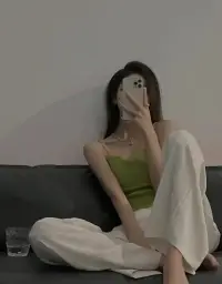 可甜可盐可温柔，可强可软可霸道，
可冷可拽可嚣张，一切取决你是谁。
我对每个人都不一样，你是限量版，姐是绝版。