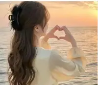 生活没有十全十美，花开成景，花落为诗入眼是风景，入心是人生。生活，从简单开始，向着美好出发，人生，从容淡定面对，美好如期而至。
所有最好，都不如刚刚好，知足，感恩，微笑，简单。