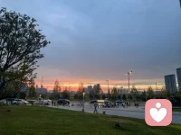 如果你總是擔心自己社交不夠只能說明你還沒找到真正的自己真正知道自己要什么的人不會為了別人的眼光去做自己不喜歡的事

內向不丟人話少不丟人
不愛聚會不丟人喜歡獨處也不丟人
每個人都有自己的節奏不要被別人的標準綁架配圖