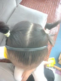 周末在家學習扎頭發????配圖