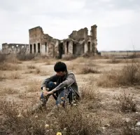 人生中最大的煩擾與傷痛，常源于身邊之人、壞的關系。一旦有個惹你生氣的人出現，一整天都會被陰霾籠罩，滿心憤懣、身心俱疲。要知道，生氣與壞情緒最是耗人元氣，那些惹你動怒、讓你陷入負面情緒的人，還是盡早遠離為好。配圖