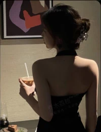 “因为自己太独立，所以失去了被保护的资格，后来变得又倔强，又强势”
