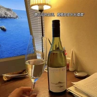 愿你安睡時山河入夢，愿你醒來時滿目春風，愿你快樂事有始無終，愿你未來路坦蕩從容。配圖