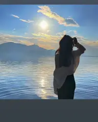 ??: 堅定而柔軟，自信且謙遜，陽光而透徹配圖