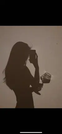 别再做那个什么都想要的小孩了，
成年人的清醒是：
知道自己不要什么，
才能守住自己真正想要的。