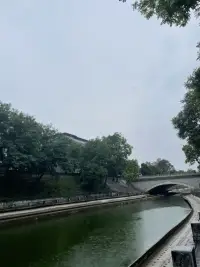 夫妻之間如果長期相互指責和抱怨，彼此之間都看不慣對方，那么你們的關系將會越走越遠，直到看不見對方。這樣的結果可能不是你們想要的，可是你的語言和行為會將你們越拉越遠，所以夫妻相處中我們需要注意我們的語言和行為，這個至關重要！配圖