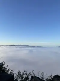孩子的狀態是父母的一面鏡子，孩子積極陽光、樂觀開朗，那么父母也應該是開放包容、接納和理解的；孩子垂頭喪氣、悶悶不樂，那么父母應該是緊張焦慮、愁眉苦臉的。父母對待孩子的態度也是的對待自己的態度，學會從孩子身上去發現自己的不足，然后去成長和改進。