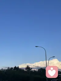 有的人對待孩子很苛責，而且限制很多；那么孩子對待自己也不會包容和理解，遇到事情可能會為難自己，對待身邊的人也不會有愛心和包容心。
這樣的孩子往往不會愛自己和他人，過可能也會比較辛苦。配圖