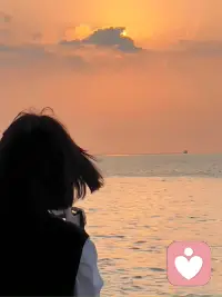 如果你对自己是确定的，那么你和外界的关系也是确定的，是真实的你和外界做真诚的交流和沟通；如果你对自己不确定，那么你和外界的关系也是飘摇不确定的，是虚假的自我和外界在进行对话而已。