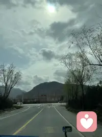 生气、愤怒、发脾气，是因为我想要他按照我想的去做，我这么做也都是为他好，可他就是不听，我没有别的办法，所以只能发脾气，而且我也知道就算我给他发脾气他也不会离开我。
这个可能是一部分家庭的相处模式，总是期待家人能满足我们的期待，而忽略了对方的想法，我们可以影响别人，而不能要求别人必须这么做，因为对方也是一个有自己想法的人。配图