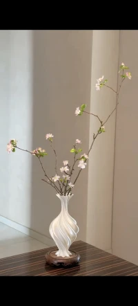 着急慌张，不是你的敌人，是过度保护的朋友 。它在说：“上次你受伤时我没护住，这次想提前预警。”拍拍它：谢谢，这次我能自己搞定。配图