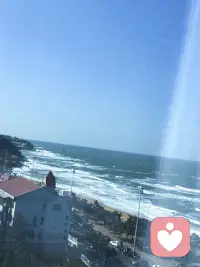 心灵的富足是一种美，这种美是一种发自内心的快乐。生命最大的满足就是心灵的富足，人的任何追求都应该以追求心灵的富足为最终目标。这并不意味着我们不去追求物质财富、七情六欲，但任何对于物质财富和欲望的追求都应该回归到心灵富足的层次才有意义。在我们有了足够的食物、衣服和躲避风雨的住所之后，任何追求如果没有更高层次的意义，最终将会归于无聊和空虚。配图