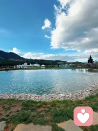 给“错误”定一个可承受上限

不管是钱还是情绪，都设一个止损线：

 • 经济：
这件事最多亏多少钱，我认了，超过就停。

 • 心力：
这件事最多让我难受多久，超过就切断。

有上限，才敢容错。
没有上限的容错，就是自我毁灭。配图