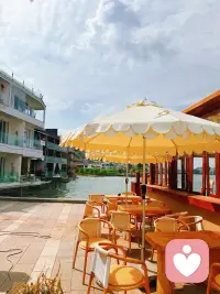 回忆总在惩罚不往前走的人配图