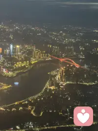 当下跨不过去的坎、放不下的委屈、揪着心的人和事，现在觉得痛不欲生，可交给时间，慢慢都会变淡、释怀。

那些熬不完的夜晚，解不开的心结，过不去的情绪，终会被岁月慢慢抚平。

人这一生，万般皆经历，得失皆天意。
慢慢熬，慢慢渡，时间会自愈所有伤痕，也会慢慢放过你。配图