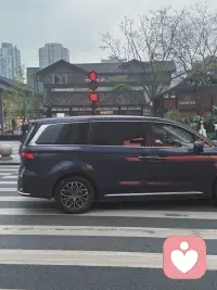 生活不必太用力，看淡得失，随心而行。
不用迎合谁，也不用为难自己，烦恼看淡，心事放下。
慢一点，松弛一点，享受当下的风和自由。
日子简单就好，心情轻松就够，余生漫漫，取悦自己才是终身浪漫。
往后只愿，自在随心，平安喜乐，无忧无虑，活得温柔又洒脱。配图
