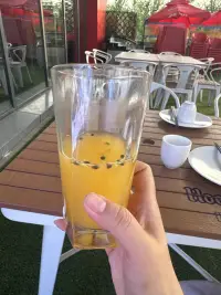 “人在無助的時候需要的是共情
而不是大道理，我需要的是靠山，又不是判官”