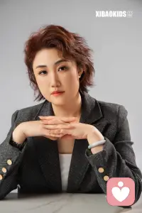 我是薇雅，很愿意在这个平台倾听你对于两性，婚姻，家庭，亲子，工作等等方面的困惑，让我们一起分析、解决、探讨。我在这里等你……