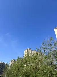 晴空萬里配圖