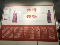 如果我們一昧地去從別人那里得到答案，難免會(huì)有所依賴，期待從別人的分享里找到自己生活的鑰匙，依靠別人對(duì)生活的領(lǐng)悟來填補(bǔ)自己的生活。那就不再關(guān)注自己的生活中那些瑣碎，也不太主動(dòng)在日常的生活里創(chuàng)造新鮮的內(nèi)容。配圖
