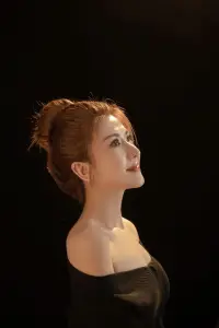 真正的完整，從允許裂痕成為光的通道開始。配圖