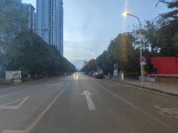 【寫給來訪者的簡訊】節假日，除了可以出去玩玩放松心情，也可以找個地方安靜的看看書哦！推薦一本書很好的書《我生命的速度》，感興趣的小伙伴可以去看看哦！配圖