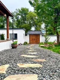 得罪幾個人、做錯幾件事其實沒那么可怕，一輩子活得委曲求全、戰戰兢兢才最可怕。——羅素配圖