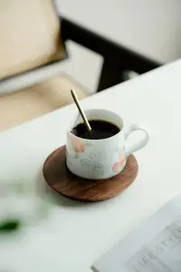 有時(shí)候，光是維持正常的樣子，就已經(jīng)用盡全力了。配圖