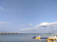 沒(méi)有劇本的生活
它只給你一個(gè)起點(diǎn)
剩下的需要自己走完
這是生活的賞賜
無(wú)論好壞都請(qǐng)接納
然后自己寫下每一頁(yè)配圖