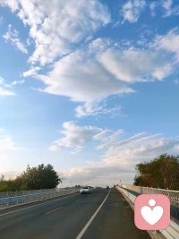 学会与团队成员共情，增加彼此了解，这样时间长了，团队配合就会更加默契，有利于提升工作效率。