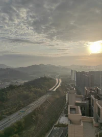 山有山的高度，風(fēng)有風(fēng)的自由
我們每一個(gè)人，都有自己精彩的人生劇本配圖