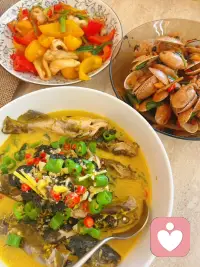 月下灯，灯下人，人间春，
愿山河春醒，月圆人安，生活晴朗！元宵节快乐🏮配图