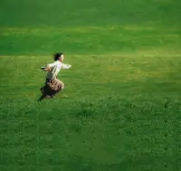 一个女人手段再厉害，
也搞不定一个混乱依恋的男人

所以，
让自己幸福的方式 

从来只有让自己变得：
习惯没有战争的世界
让自己 不喜欢纠缠，不迷恋拉扯
