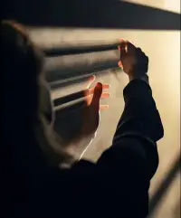 ??傾聽不是解決問題 而是讓問題不再孤單 你的情緒 值得被認真對待.配圖