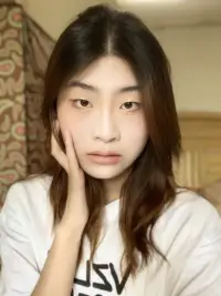 不必活成标准答案里的刻度 你的脚步自有节奏——上坡时蓄力 下坡时从容 转弯处 总有新的风在等你.