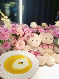 不是所有的袖手旁觀都代表冷漠，
有時只是因為看穿了背后的不值得。
你以為遞出的是救命的稻草，
在別人眼里，不過是可以順手薅下的羊毛！配圖